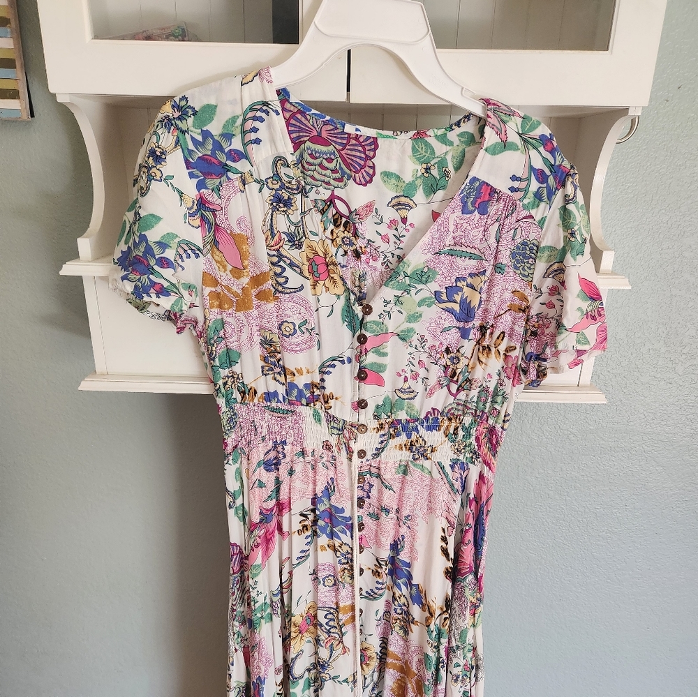 Very pretty maxi dress